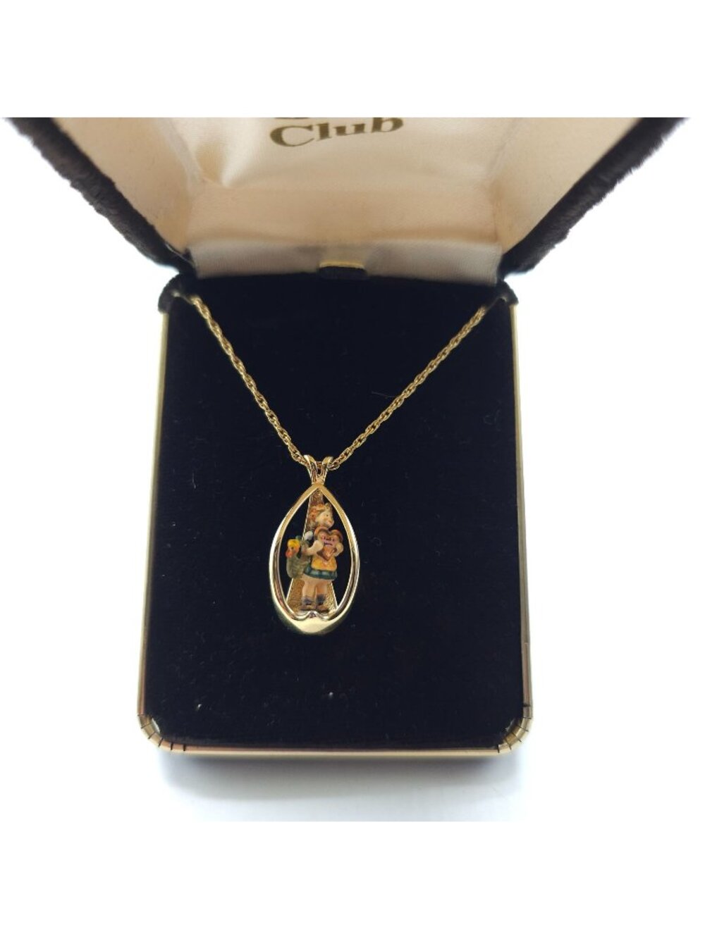 Vintage Goebel Miniatures Collectors Club Mini Valentine Hummel Necklace 1977